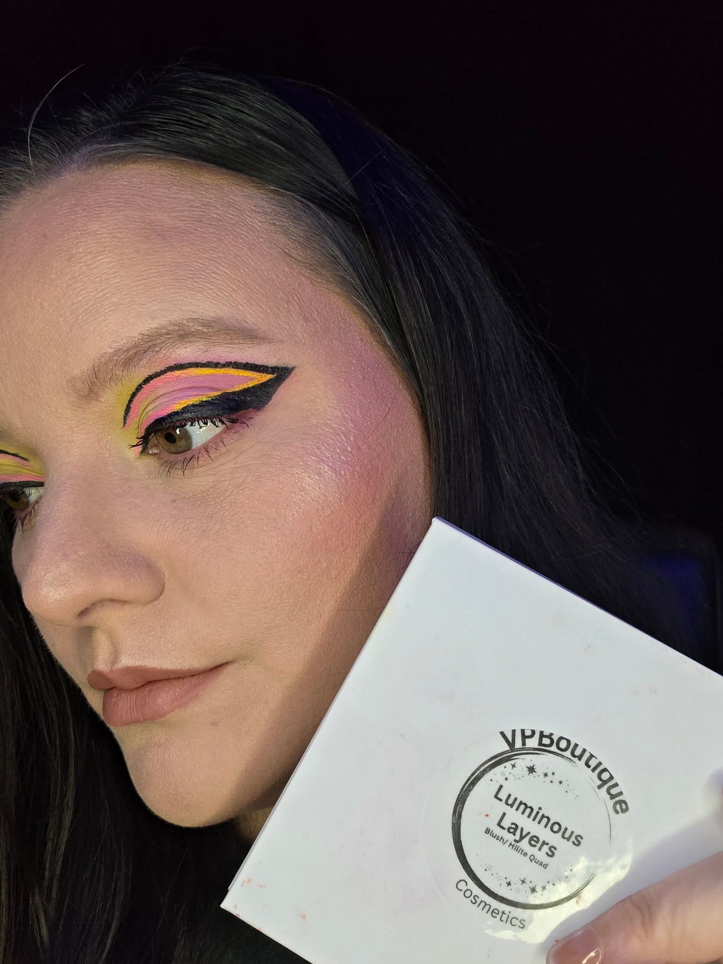 Luminous Layers Diamond-Garnet Palette RHB - VP Boutique Cosmetics